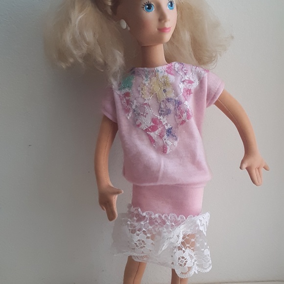 Vintage 1986 Hot Looks Doll - Picture 5 of 12